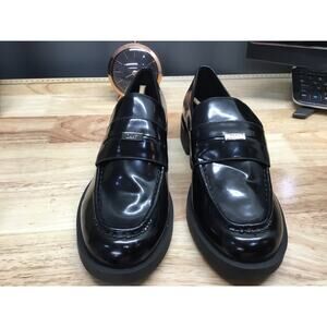 DKNY Ivette Women's 9 Black Patent Leather Round Toe Dress Slip-On Loafers